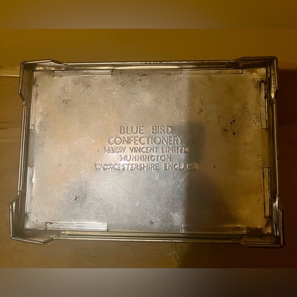 Vintage Blue Bird Tin - Picture 6 of 6